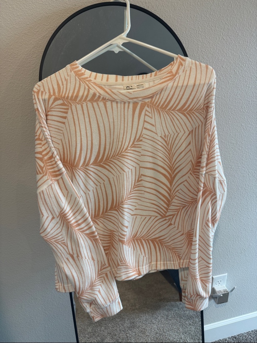 ROXY Palm-Print Crop Crewneck Top - Peach/White